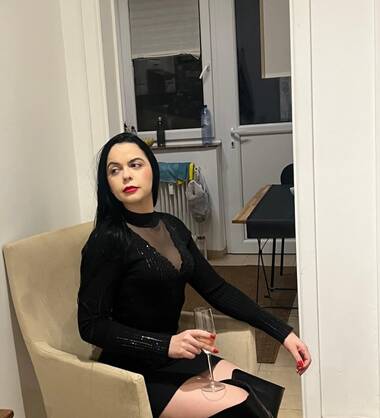 Emanuelly - Masseuse