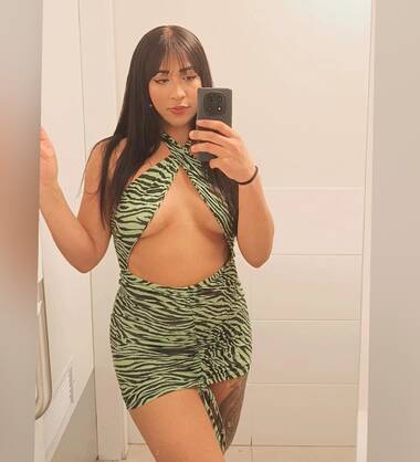 Thayná índia Bella brésilienne