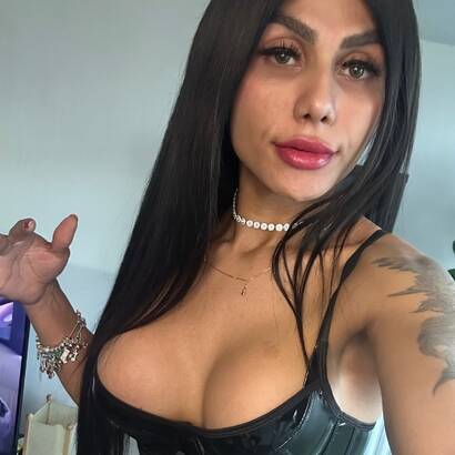 Katy trans brune chaude XXL