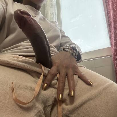 Katy trans blonde chaude XXL