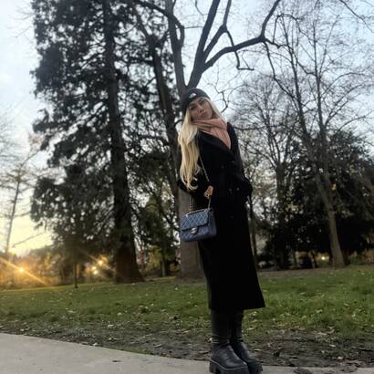 Katy trans blonde chaude XXL