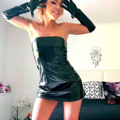 Adelina belle blonde