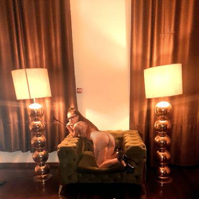 Simona party girl