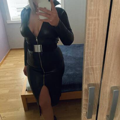 Coquine et excitante blonde