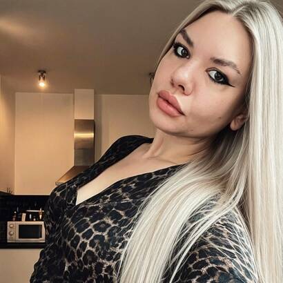 Maria hot