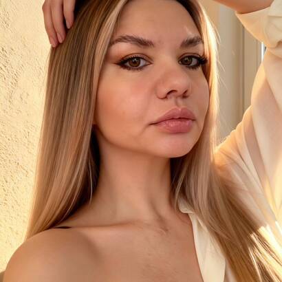 Maria hot