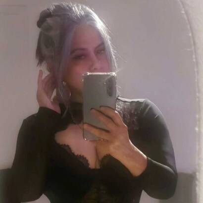 Lucia mature refine et sensual