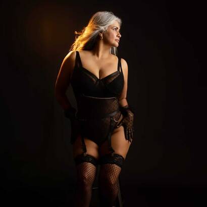 Lucia mature et charmante