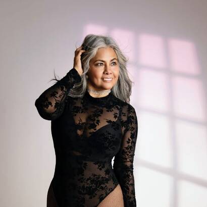 Lucia refine et sensuel