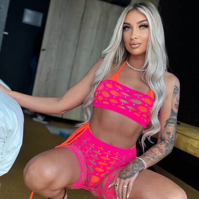 Ariana belle fille à Athus