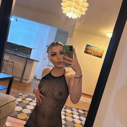 reine de la fellation🤫