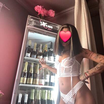 Bar l\'Xtase Zen Hôtesses champag