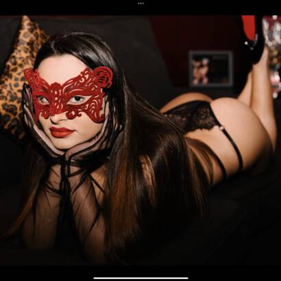 Nina - belle brunette