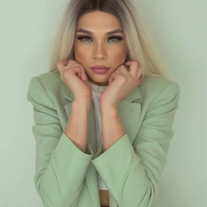 Latina comble vos fétiches