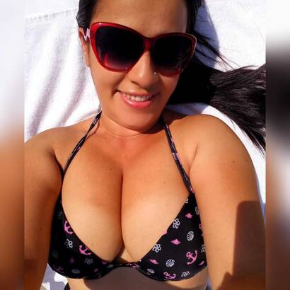 Gros seins naturels, réel squirt