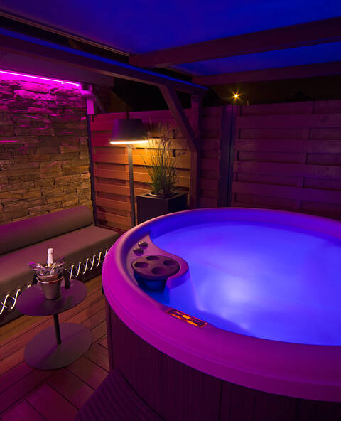 RENDEZ-VOUS LOVE HOTEL  OPEN