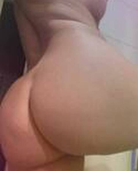 Je t\'attendrai, mouillée et sans tabous.