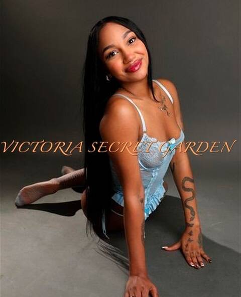 VICTORIA SECRET GARDEN