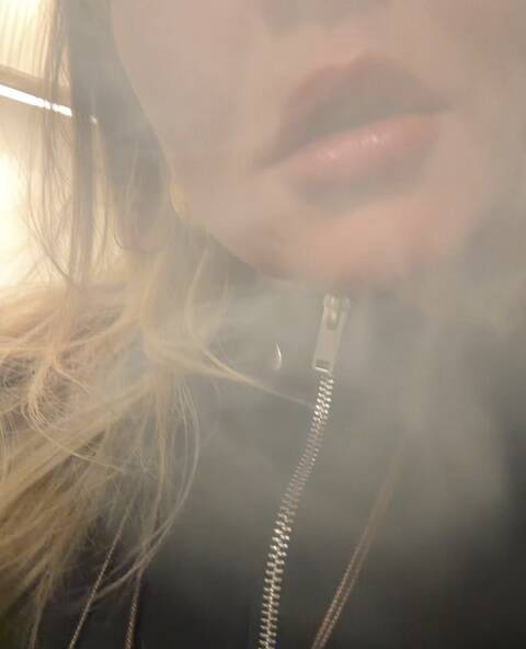 Le voisin pervers est de retour