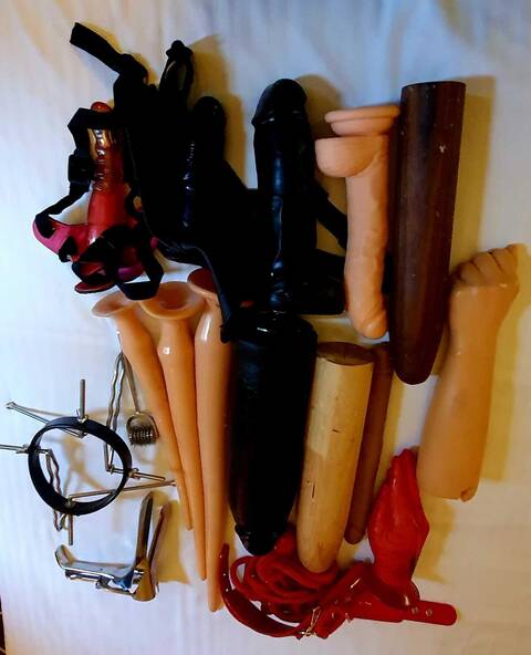 PERVERS  SADISTISCH