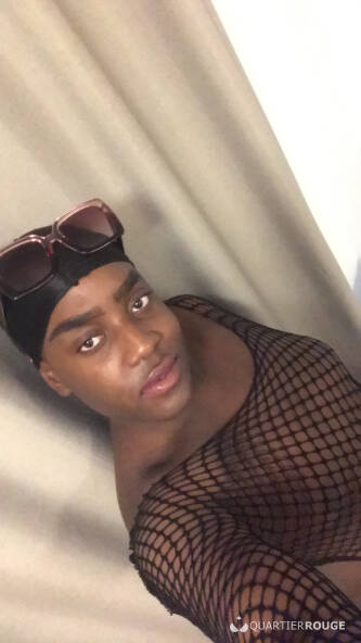 Domina boy