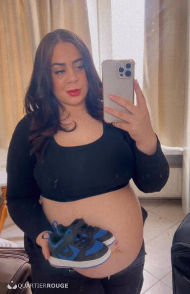 Rebecca enceinte