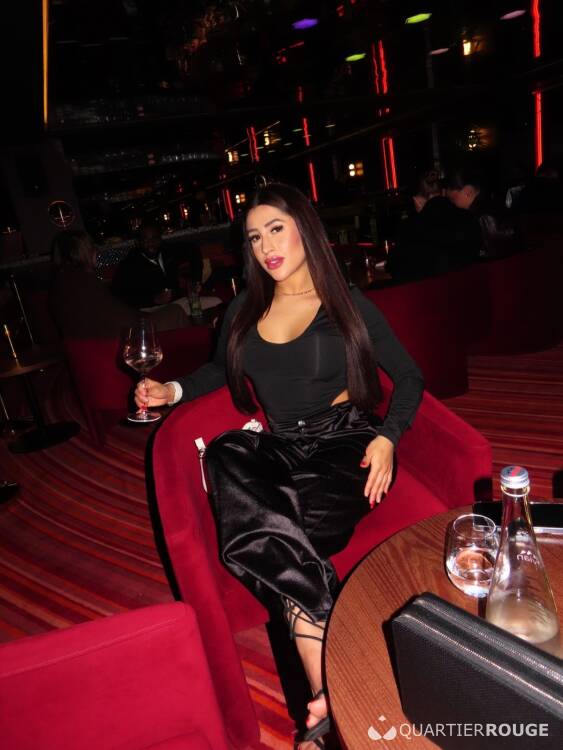 Priv&eacute; Camila brasileira