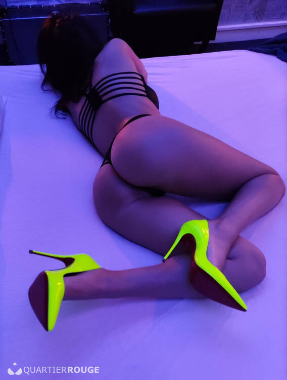 Priv&eacute; Miss julia