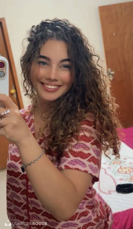 Priv&eacute; Akira latina