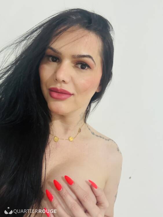 Priv&eacute; Karol Alves