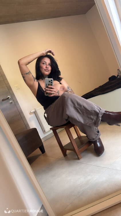Privé Gabriela Souza