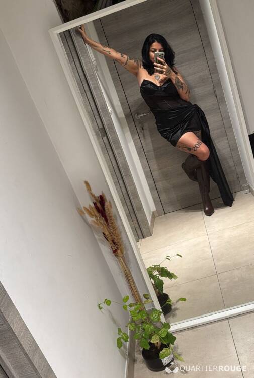 Privé Gabriela Souza