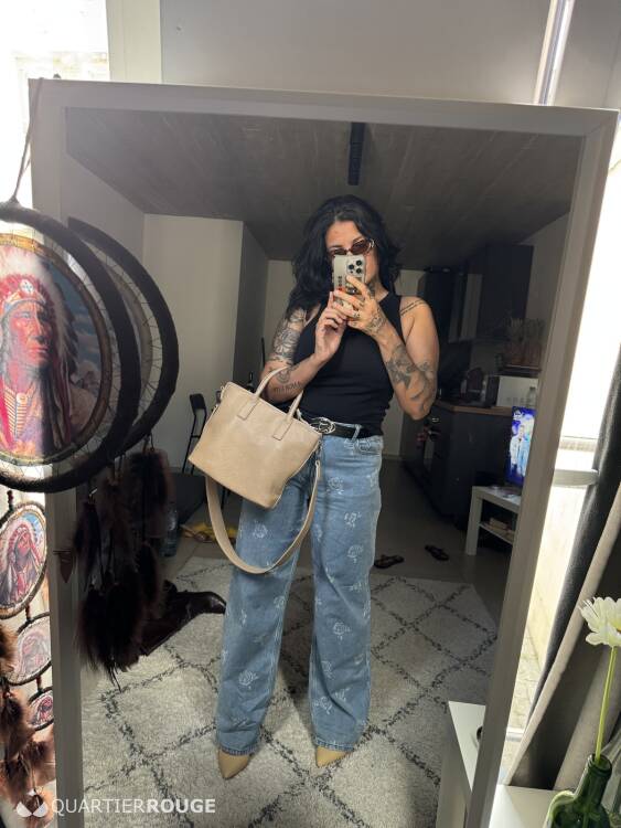 Privé Gabriela Souza