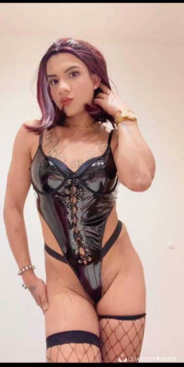 Privé Scarlet