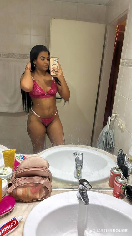 Privé Maya chaud