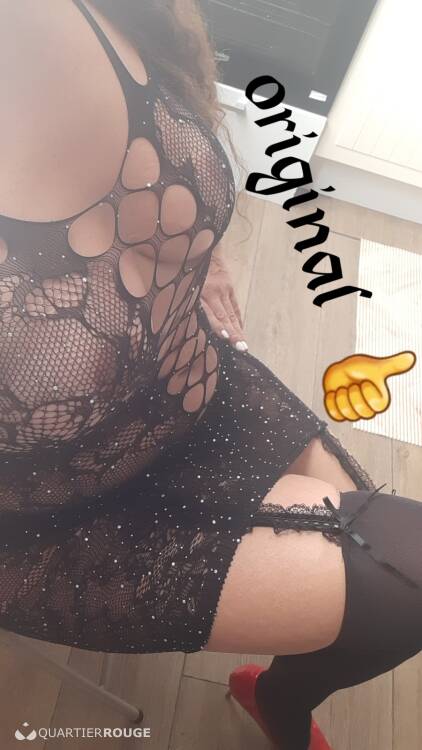 Priv&eacute; Nelliy Sofa