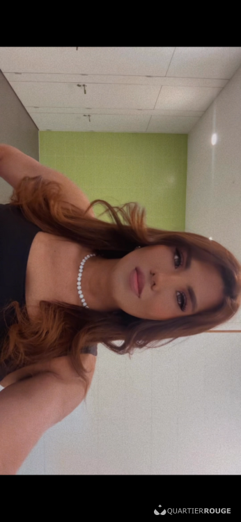 Privé Adriana jolie