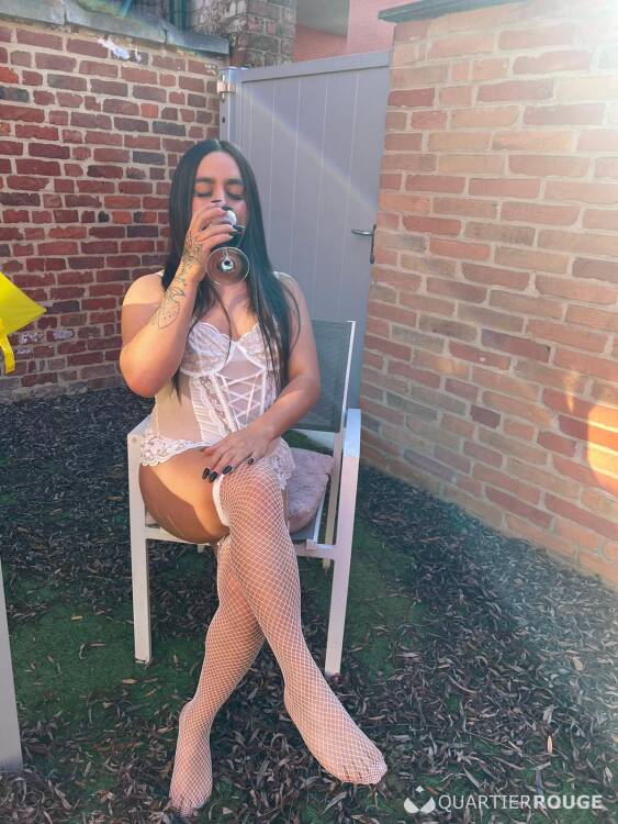 Priv&eacute; Winnifer sexy