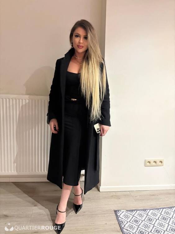 Priv&eacute; Ana Laure