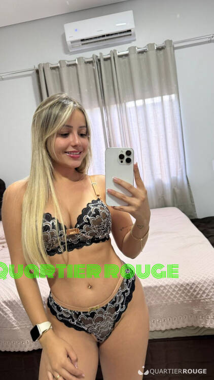 Privé Isabella faria