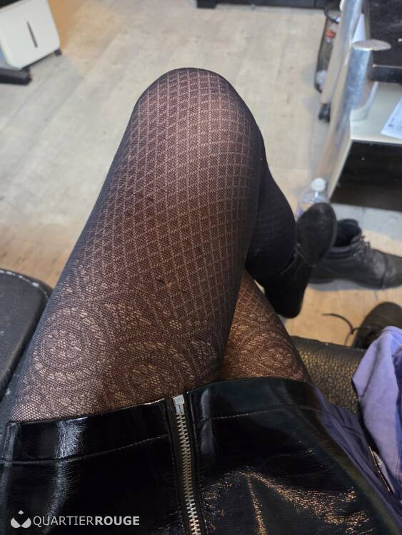 Priv&eacute; Dominatrice travesti