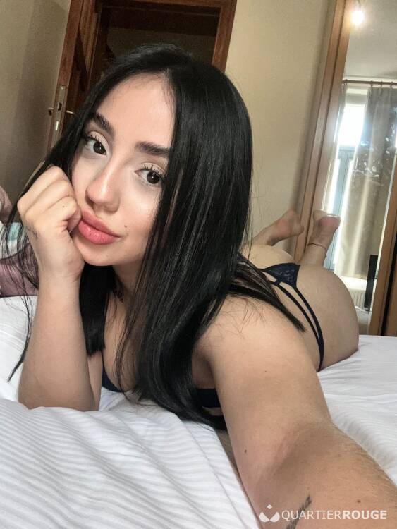 Escort Emily