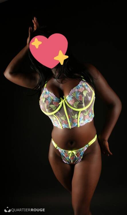 Priv&eacute; Naomi Gentille