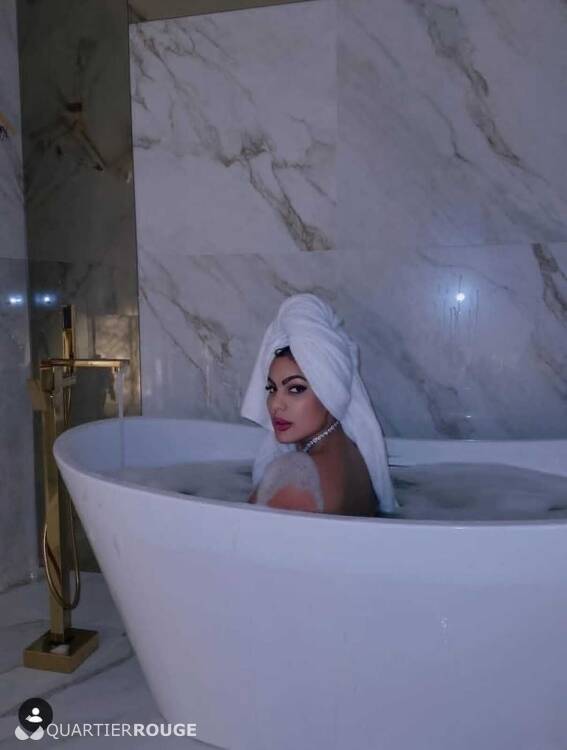 Priv&eacute; Maya hot