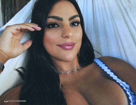 Priv&eacute; Maya hot