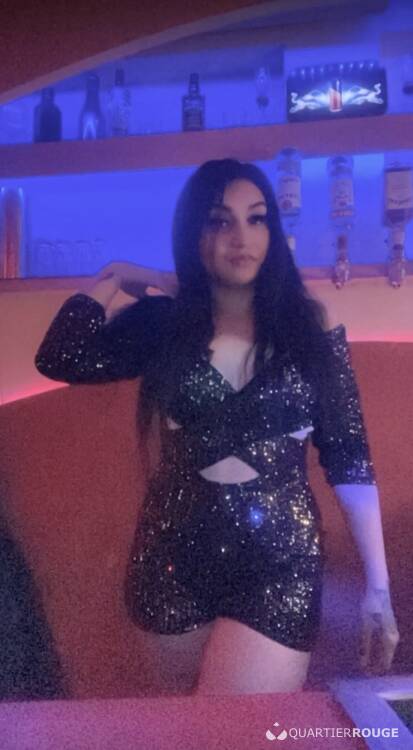 Escort Roxi