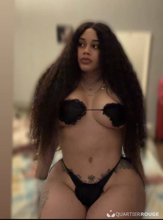 Priv&eacute; Yenifer