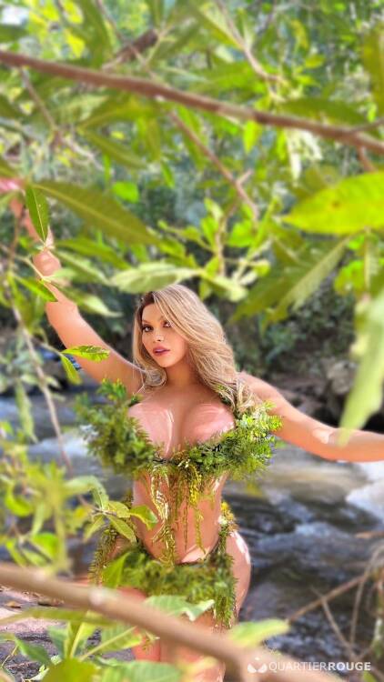 Privé Yasmin Queen