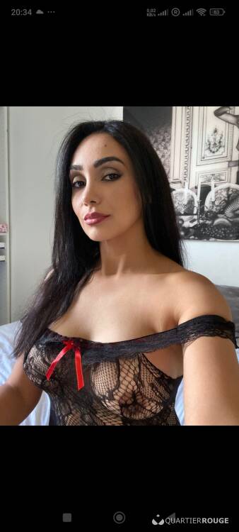Privé Camila Borges