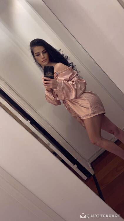Escort Caroline